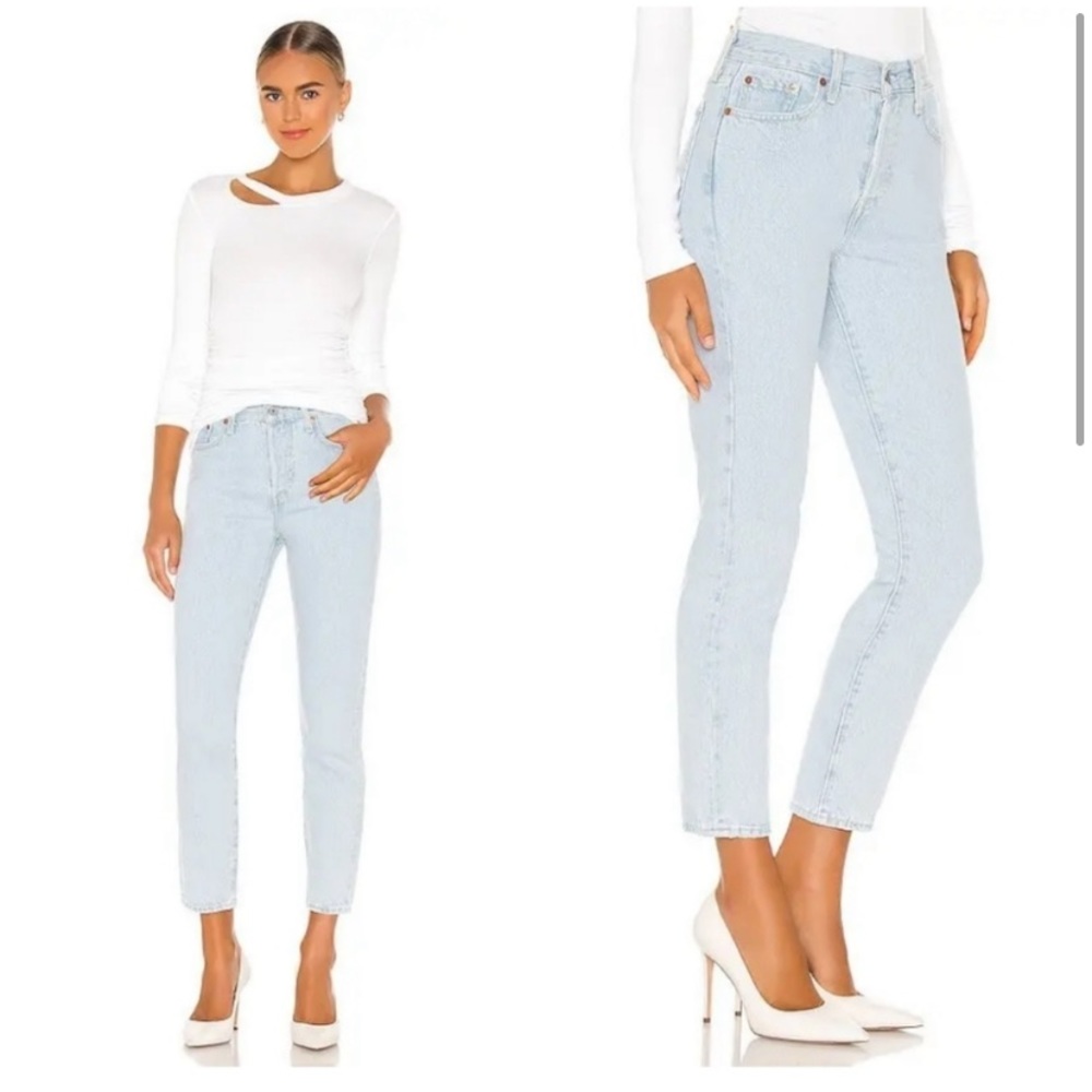 COPY - Levi's Wedgie Icon Jeans Light Wash Lost Signal